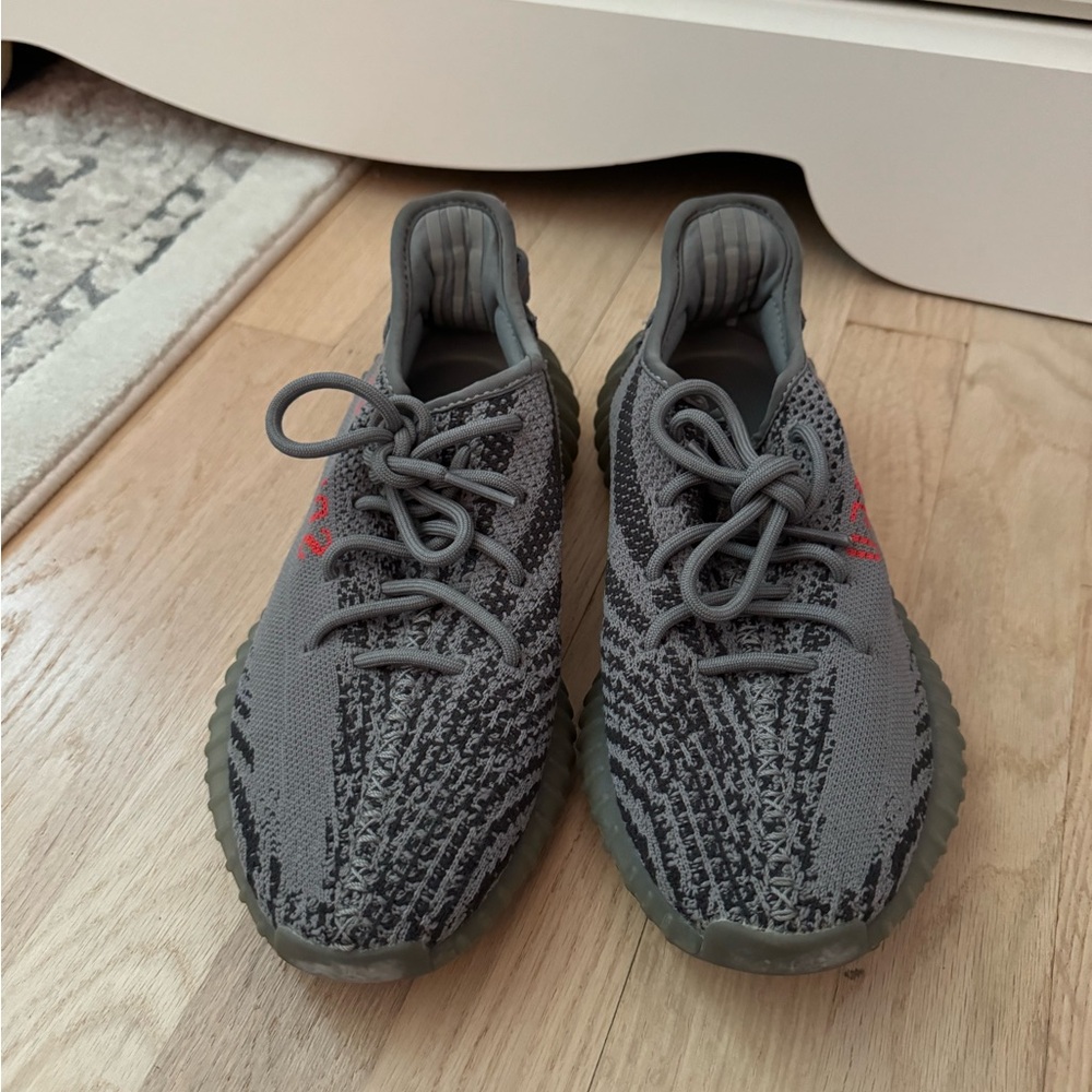 Yeezys men’s size 7 used and worn